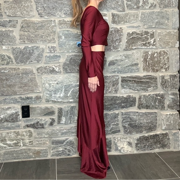 NWT Windsor 2-Pieces: Red Burgundy Wine One Sleeve Crop Top & Asymmetrical Skirt - Picture 5 of 14
